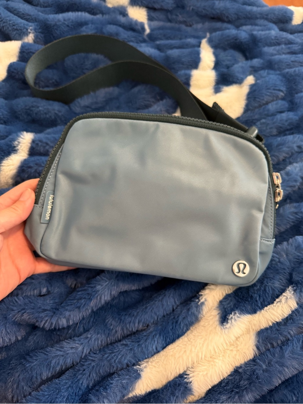 Lot of 10 Authentic Large Lululemon Belt bags. - Picture 4 of 11